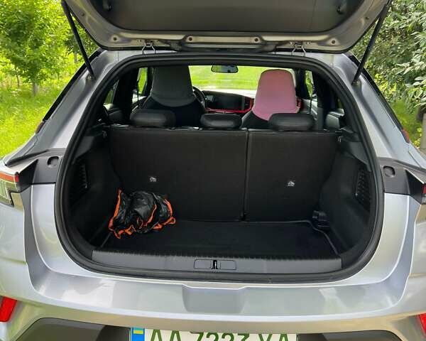 Серый Опель Mokka-e, объемом двигателя 0 л и пробегом 44 тыс. км за 16500 $, фото 5 на Automoto.ua