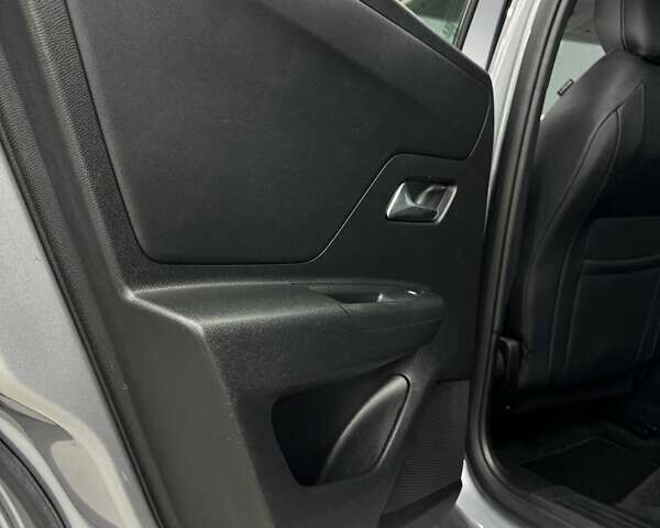 Серый Опель Mokka-e, объемом двигателя 0 л и пробегом 72 тыс. км за 16800 $, фото 25 на Automoto.ua