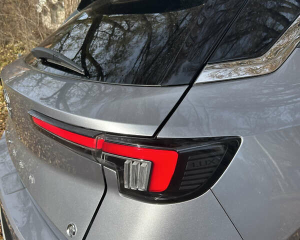 Сірий Опель Mokka-e, об'ємом двигуна 0 л та пробігом 69 тис. км за 16900 $, фото 8 на Automoto.ua