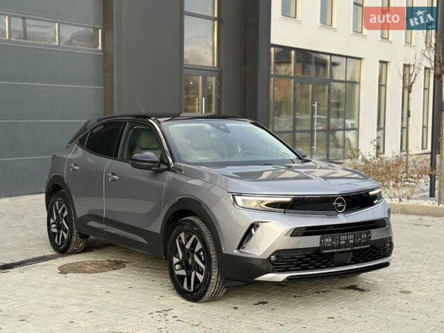 Серый Опель Mokka-e, объемом двигателя 0 л и пробегом 22 тыс. км за 16900 $, фото 2 на Automoto.ua