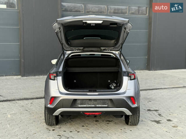 Серый Опель Mokka-e, объемом двигателя 0 л и пробегом 22 тыс. км за 16900 $, фото 9 на Automoto.ua