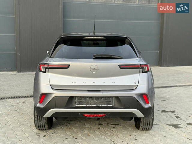 Серый Опель Mokka-e, объемом двигателя 0 л и пробегом 22 тыс. км за 16900 $, фото 4 на Automoto.ua