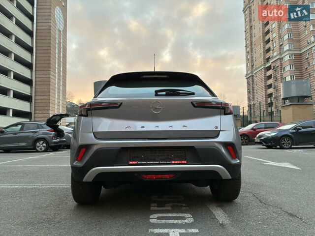 Серый Опель Mokka-e, объемом двигателя 0 л и пробегом 10 тыс. км за 18000 $, фото 15 на Automoto.ua
