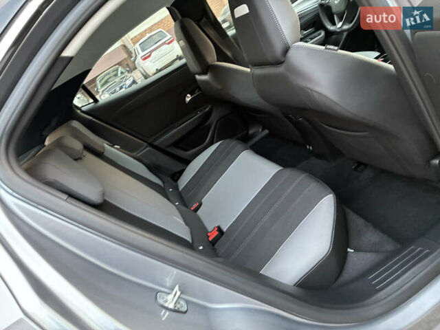 Серый Опель Mokka-e, объемом двигателя 0 л и пробегом 10 тыс. км за 18000 $, фото 41 на Automoto.ua