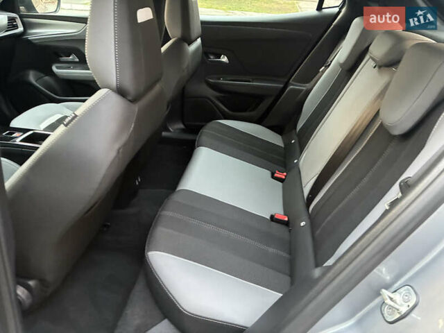 Серый Опель Mokka-e, объемом двигателя 0 л и пробегом 10 тыс. км за 18000 $, фото 39 на Automoto.ua