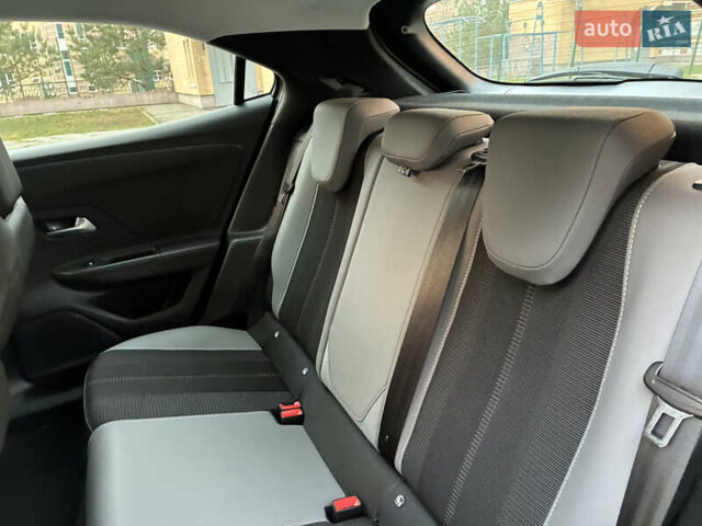 Серый Опель Mokka-e, объемом двигателя 0 л и пробегом 10 тыс. км за 18000 $, фото 40 на Automoto.ua