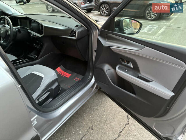 Серый Опель Mokka-e, объемом двигателя 0 л и пробегом 10 тыс. км за 18000 $, фото 47 на Automoto.ua