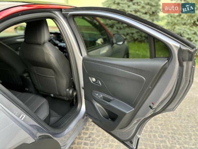 Сірий Опель Mokka-e, об'ємом двигуна 0 л та пробігом 1 тис. км за 21100 $, фото 20 на Automoto.ua