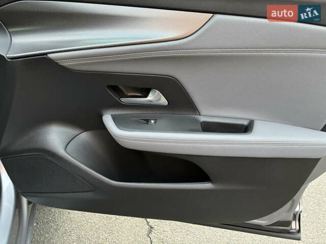 Серый Опель Mokka-e, объемом двигателя 0 л и пробегом 10 тыс. км за 18000 $, фото 48 на Automoto.ua