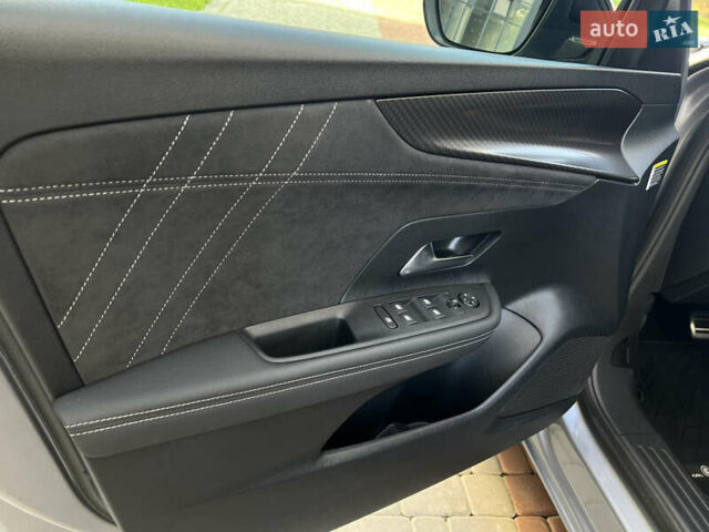 Сірий Опель Mokka-e, об'ємом двигуна 0 л та пробігом 4 тис. км за 22500 $, фото 34 на Automoto.ua