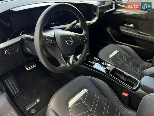 Сірий Опель Mokka-e, об'ємом двигуна 0 л та пробігом 4 тис. км за 22500 $, фото 33 на Automoto.ua