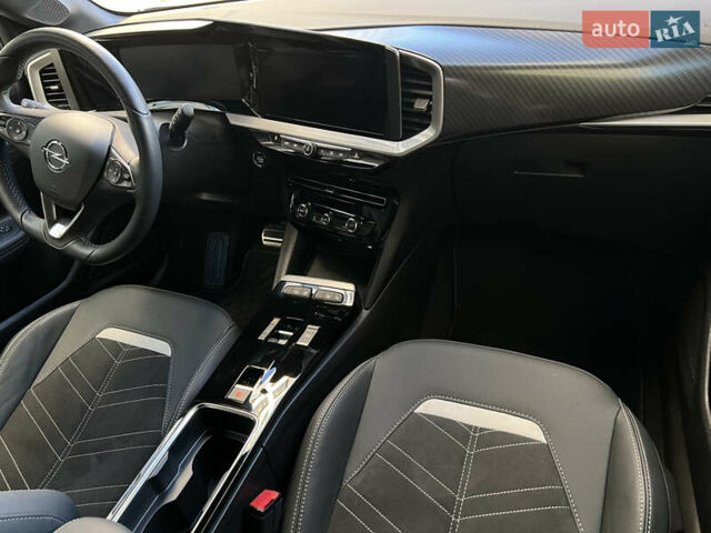 Сірий Опель Mokka-e, об'ємом двигуна 0 л та пробігом 4 тис. км за 22500 $, фото 38 на Automoto.ua
