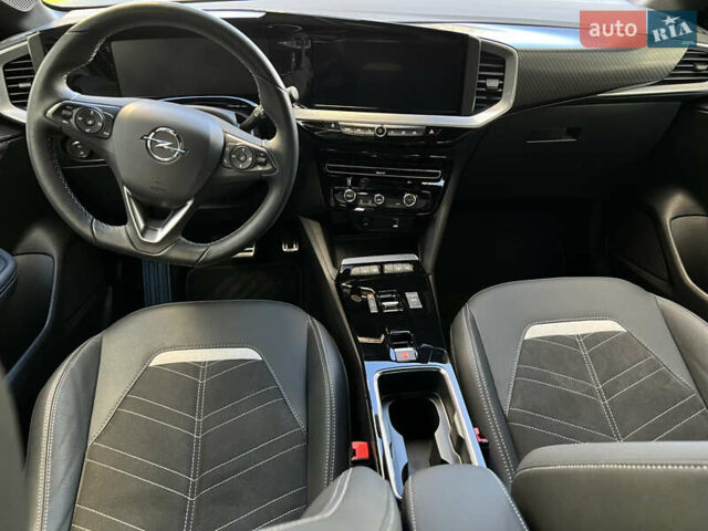 Сірий Опель Mokka-e, об'ємом двигуна 0 л та пробігом 4 тис. км за 22500 $, фото 44 на Automoto.ua