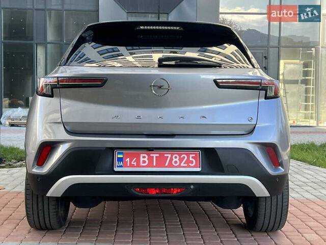 Сірий Опель Mokka-e, об'ємом двигуна 0 л та пробігом 4 тис. км за 22500 $, фото 4 на Automoto.ua