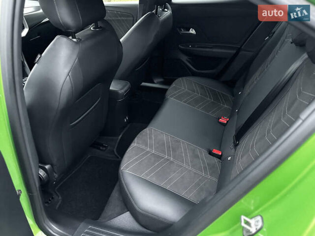 Зеленый Опель Mokka-e, объемом двигателя 0 л и пробегом 43 тыс. км за 17900 $, фото 26 на Automoto.ua