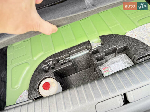 Зеленый Опель Mokka-e, объемом двигателя 0 л и пробегом 58 тыс. км за 17499 $, фото 29 на Automoto.ua