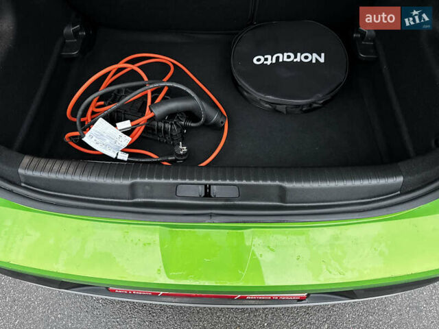 Зеленый Опель Mokka-e, объемом двигателя 0 л и пробегом 43 тыс. км за 17900 $, фото 33 на Automoto.ua