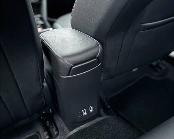 Зеленый Опель Mokka-e, объемом двигателя 0 л и пробегом 43 тыс. км за 17900 $, фото 28 на Automoto.ua