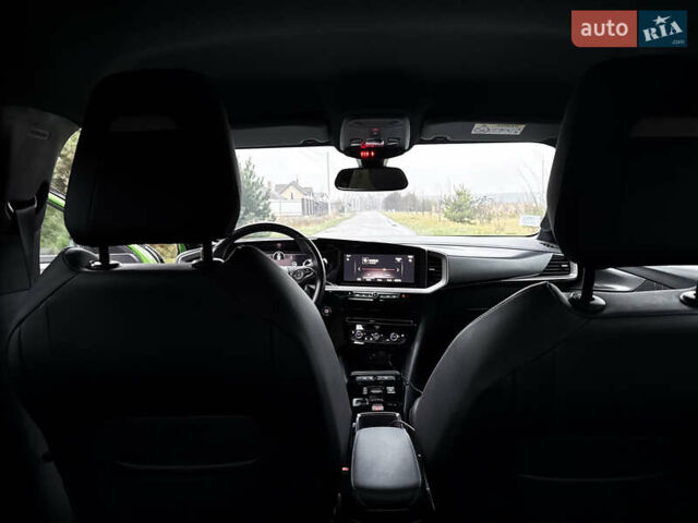 Зеленый Опель Mokka-e, объемом двигателя 0 л и пробегом 43 тыс. км за 17900 $, фото 30 на Automoto.ua