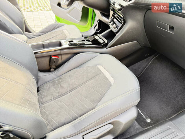 Зеленый Опель Mokka-e, объемом двигателя 0 л и пробегом 58 тыс. км за 17499 $, фото 23 на Automoto.ua