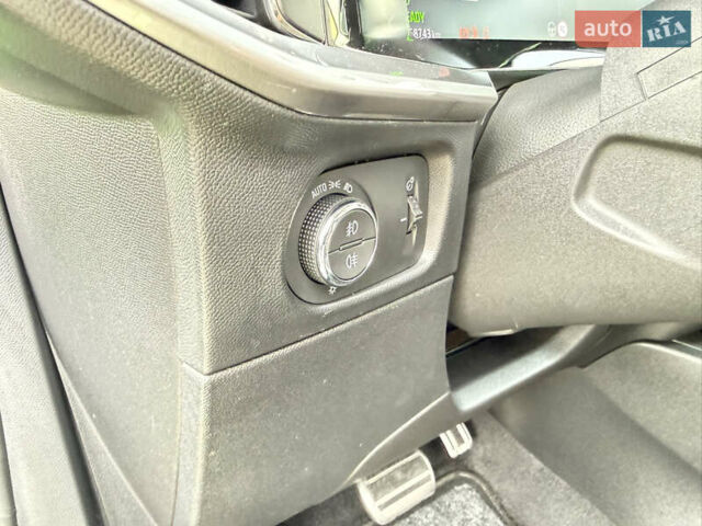 Зеленый Опель Mokka-e, объемом двигателя 0 л и пробегом 58 тыс. км за 17499 $, фото 15 на Automoto.ua