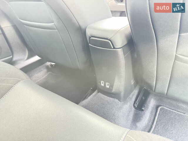 Зеленый Опель Mokka-e, объемом двигателя 0 л и пробегом 58 тыс. км за 17499 $, фото 35 на Automoto.ua