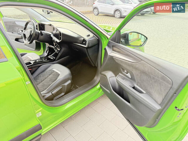 Зеленый Опель Mokka-e, объемом двигателя 0 л и пробегом 58 тыс. км за 17499 $, фото 24 на Automoto.ua