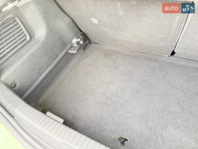 Зеленый Опель Mokka-e, объемом двигателя 0 л и пробегом 58 тыс. км за 17499 $, фото 28 на Automoto.ua