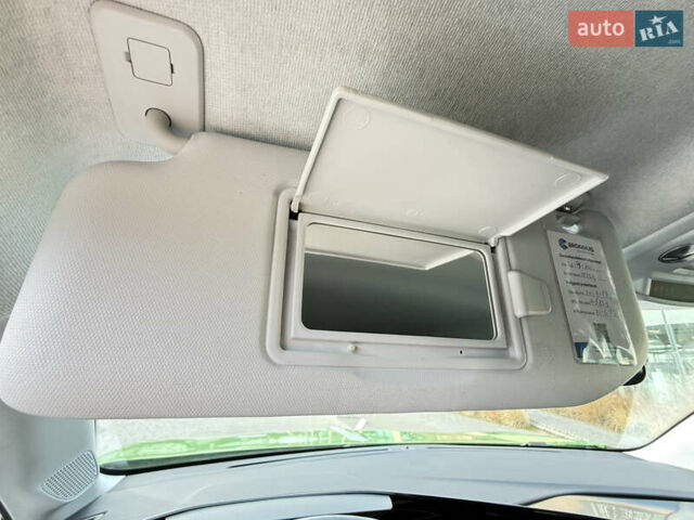 Зеленый Опель Mokka-e, объемом двигателя 0 л и пробегом 58 тыс. км за 17499 $, фото 22 на Automoto.ua