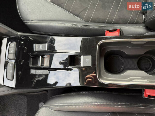 Зеленый Опель Mokka-e, объемом двигателя 0 л и пробегом 58 тыс. км за 17499 $, фото 43 на Automoto.ua