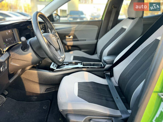 Зелений Опель Mokka-e, об'ємом двигуна 0 л та пробігом 17 тис. км за 19000 $, фото 9 на Automoto.ua