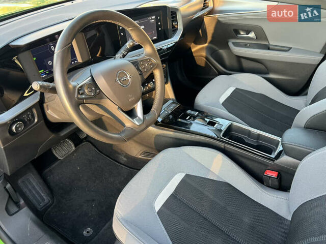 Зелений Опель Mokka-e, об'ємом двигуна 0 л та пробігом 17 тис. км за 19000 $, фото 11 на Automoto.ua