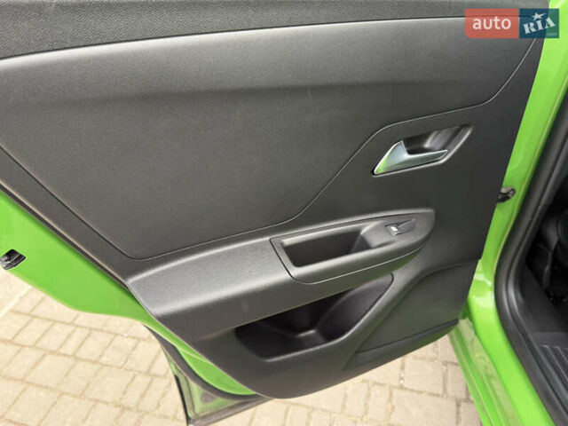 Зелений Опель Mokka-e, об'ємом двигуна 0 л та пробігом 60 тис. км за 16799 $, фото 55 на Automoto.ua