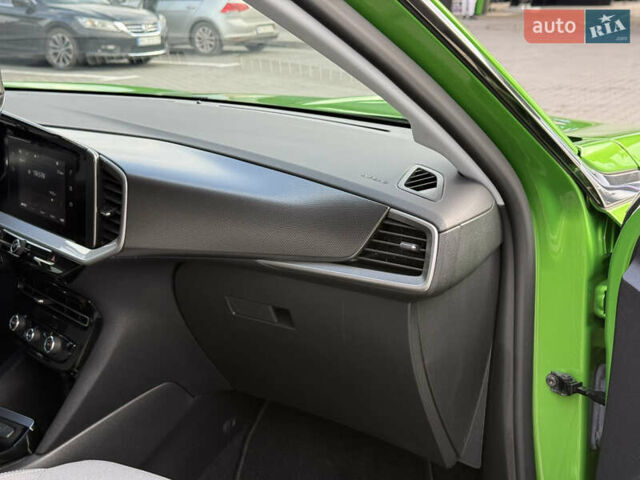 Зеленый Опель Mokka-e, объемом двигателя 0 л и пробегом 18 тыс. км за 16900 $, фото 5 на Automoto.ua