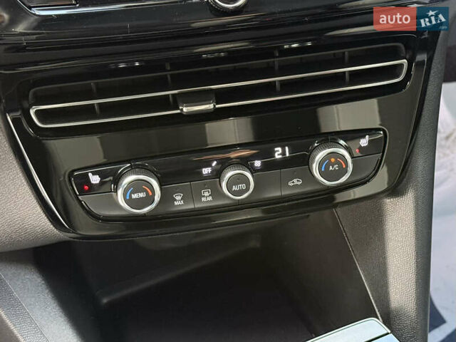 Зеленый Опель Mokka-e, объемом двигателя 0 л и пробегом 18 тыс. км за 16900 $, фото 17 на Automoto.ua