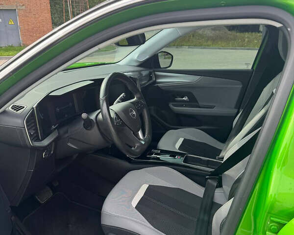 Зеленый Опель Mokka-e, объемом двигателя 0 л и пробегом 39 тыс. км за 16200 $, фото 5 на Automoto.ua