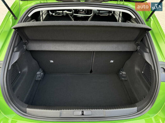 Зеленый Опель Mokka-e, объемом двигателя 0 л и пробегом 18 тыс. км за 16900 $, фото 62 на Automoto.ua