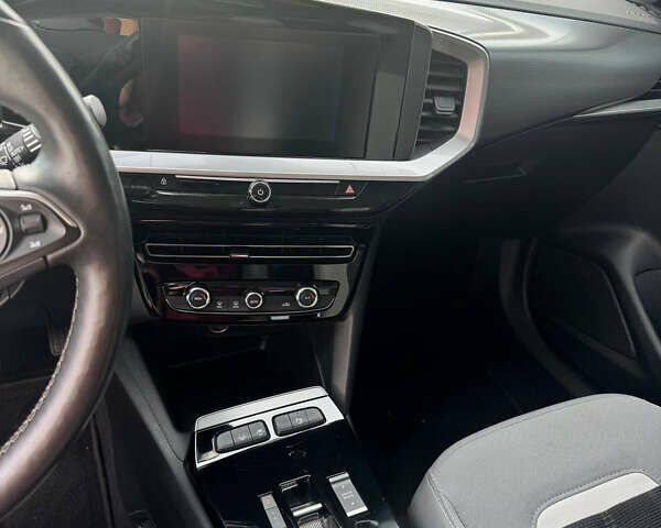 Зеленый Опель Mokka-e, объемом двигателя 0 л и пробегом 39 тыс. км за 16200 $, фото 8 на Automoto.ua