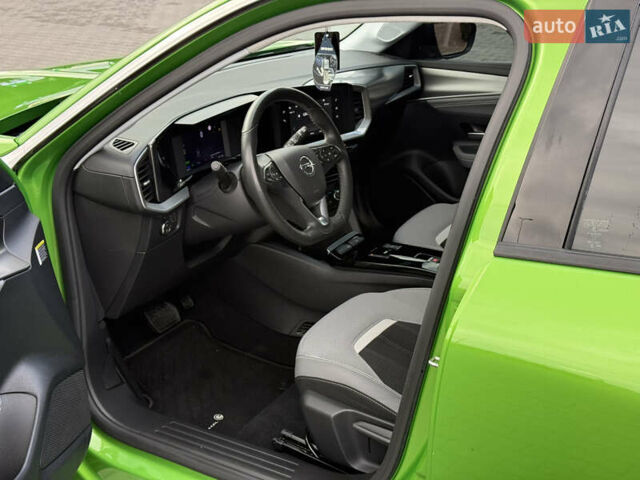 Зеленый Опель Mokka-e, объемом двигателя 0 л и пробегом 18 тыс. км за 16900 $, фото 61 на Automoto.ua