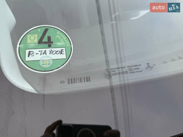 Зелений Опель Mokka-e, об'ємом двигуна 0 л та пробігом 60 тис. км за 16799 $, фото 40 на Automoto.ua