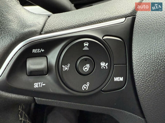 Зелений Опель Mokka-e, об'ємом двигуна 0 л та пробігом 60 тис. км за 16799 $, фото 75 на Automoto.ua