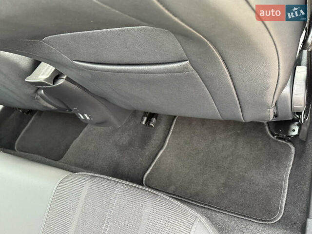 Зелений Опель Mokka-e, об'ємом двигуна 0 л та пробігом 60 тис. км за 16799 $, фото 47 на Automoto.ua