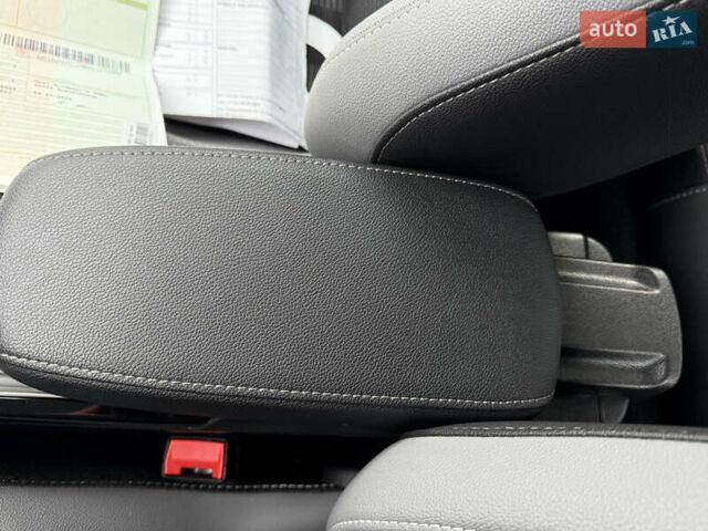 Зелений Опель Mokka-e, об'ємом двигуна 0 л та пробігом 60 тис. км за 16799 $, фото 63 на Automoto.ua