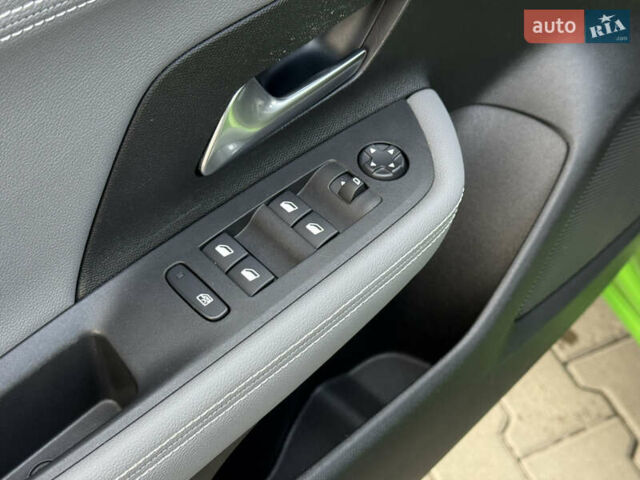 Зеленый Опель Mokka-e, объемом двигателя 0 л и пробегом 18 тыс. км за 16900 $, фото 28 на Automoto.ua