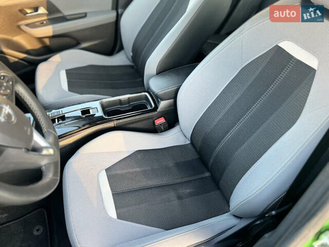 Зелений Опель Mokka-e, об'ємом двигуна 0 л та пробігом 17 тис. км за 19000 $, фото 10 на Automoto.ua