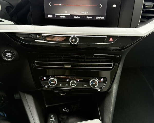 Зелений Опель Mokka-e, об'ємом двигуна 0 л та пробігом 60 тис. км за 16799 $, фото 81 на Automoto.ua