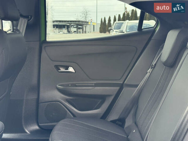 Зеленый Опель Mokka-e, объемом двигателя 0 л и пробегом 18 тыс. км за 16900 $, фото 14 на Automoto.ua