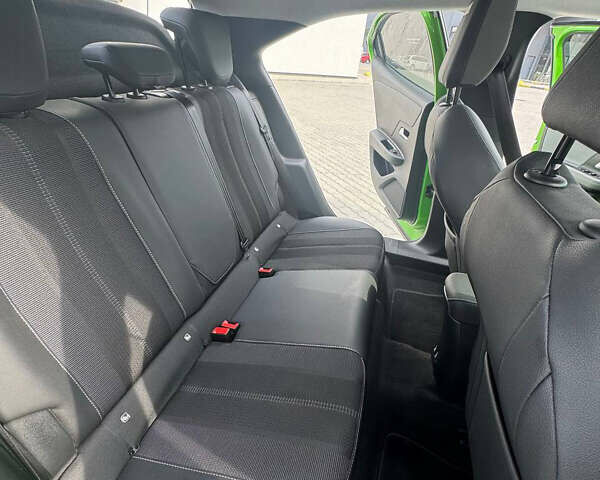 Зеленый Опель Mokka-e, объемом двигателя 0 л и пробегом 39 тыс. км за 16200 $, фото 7 на Automoto.ua