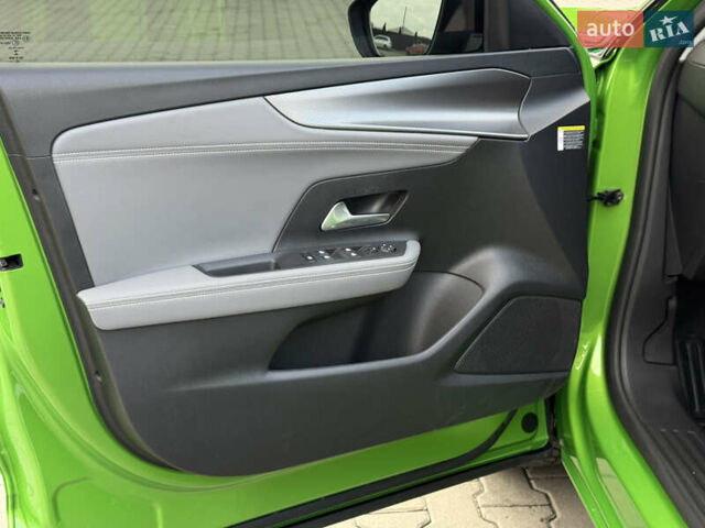 Зеленый Опель Mokka-e, объемом двигателя 0 л и пробегом 18 тыс. км за 16900 $, фото 26 на Automoto.ua