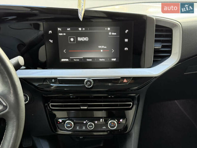 Зеленый Опель Mokka-e, объемом двигателя 0 л и пробегом 18 тыс. км за 16900 $, фото 9 на Automoto.ua